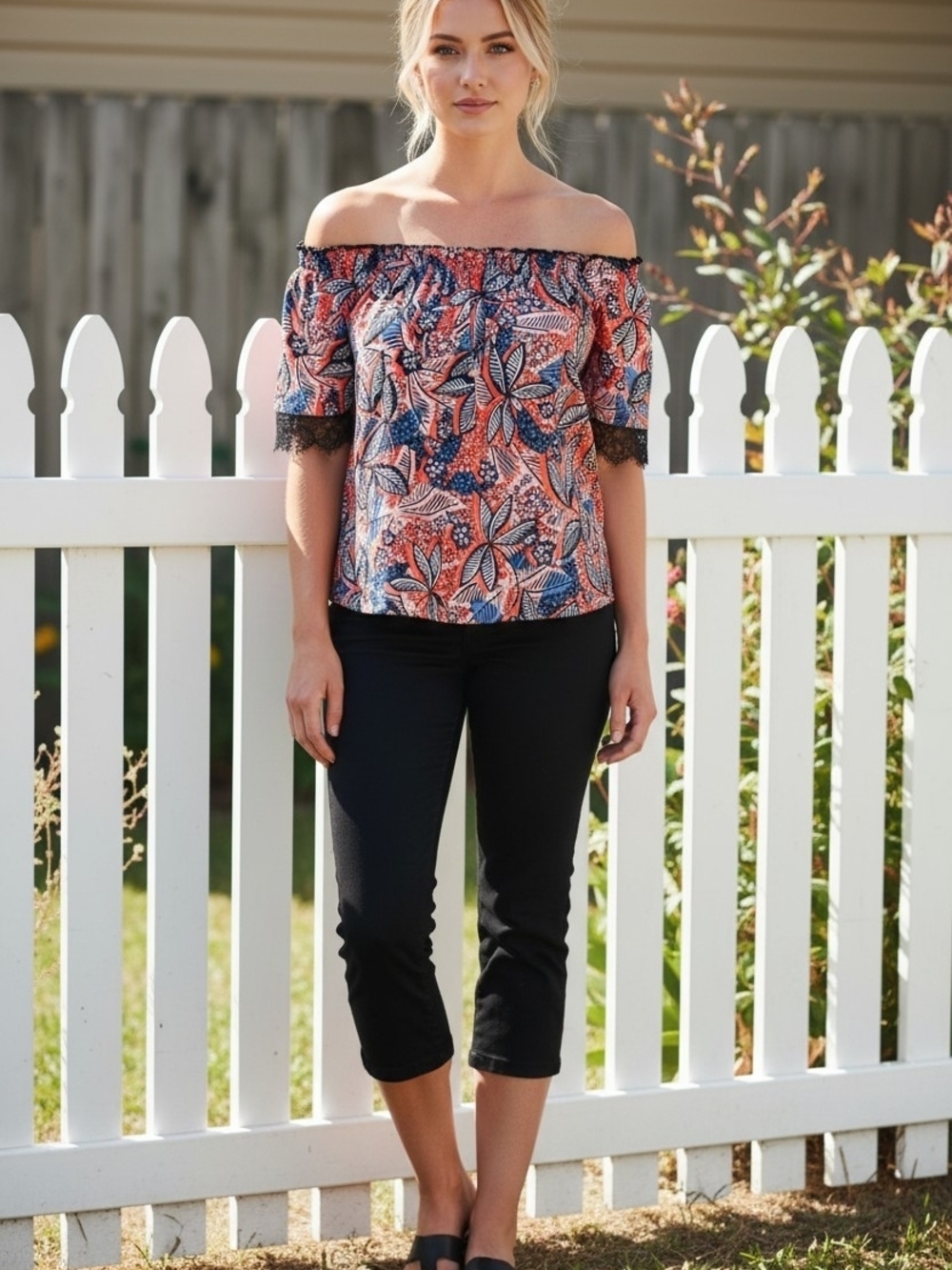 WEEK & Multicolor Printed Top - Red & Blue Floral Pattern